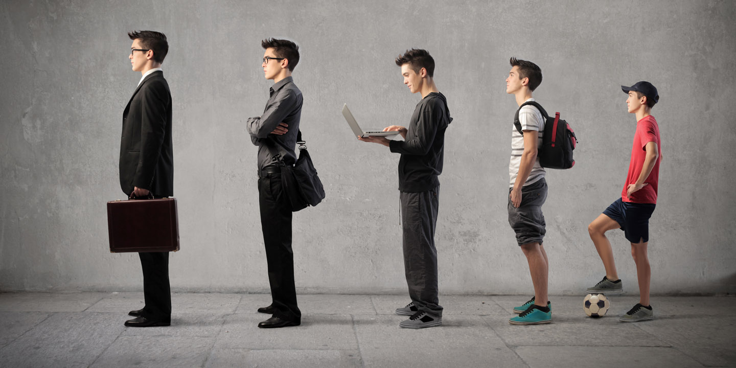 Evolution eines kleinen Jungen zum Businessmann